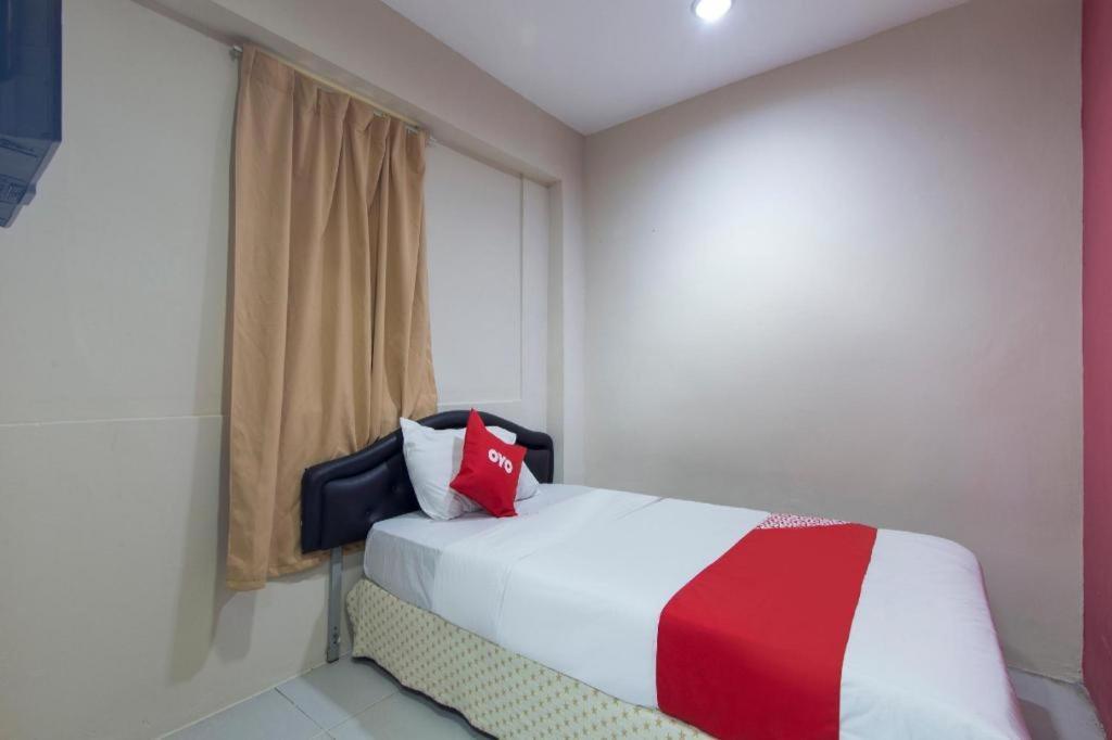 Oyo 44100 Hotel Casavilla Petaling Jaya Exterior photo