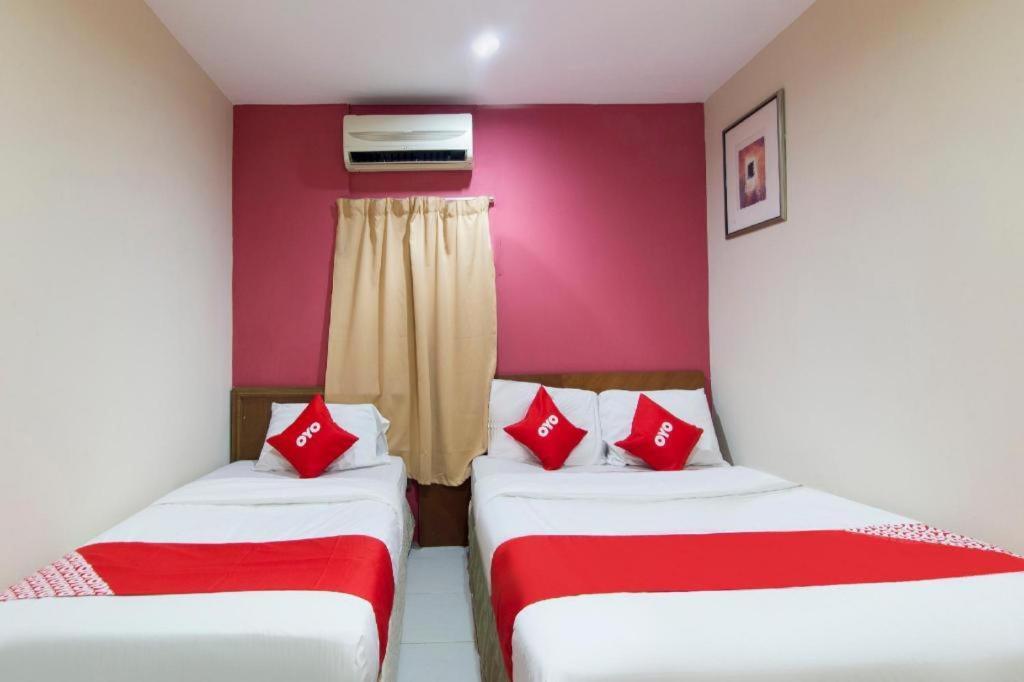 Oyo 44100 Hotel Casavilla Petaling Jaya Exterior photo