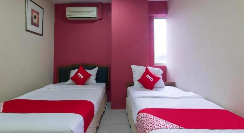 Oyo 44100 Hotel Casavilla Petaling Jaya Exterior photo