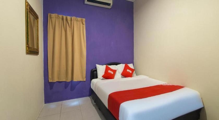 Oyo 44100 Hotel Casavilla Petaling Jaya Exterior photo