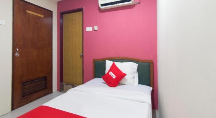Oyo 44100 Hotel Casavilla Petaling Jaya Exterior photo
