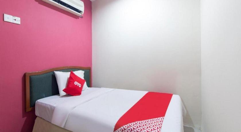 Oyo 44100 Hotel Casavilla Petaling Jaya Exterior photo