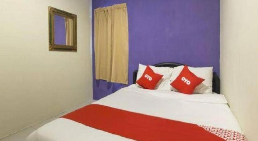 Oyo 44100 Hotel Casavilla Petaling Jaya Exterior photo